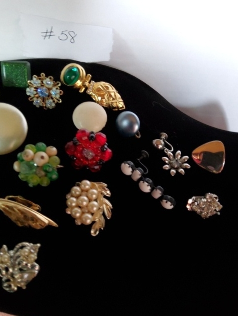 Vintage Single Clip-on/screw Back 24 Pieces. - Picture 3 of 8